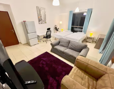 Premium Spacious Master Bedroom For Two Or For A Couple-Western Flatmates